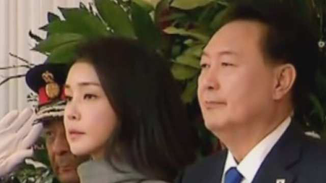 La first lady Kim Keon-hee in visita a Londra, screenshot da un video &copy;profilo Instagram Yoon Suk-yeol