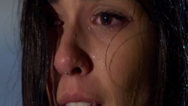 Rossella indecisa sul suo futuro - screenshot &copy; Un posto al sole