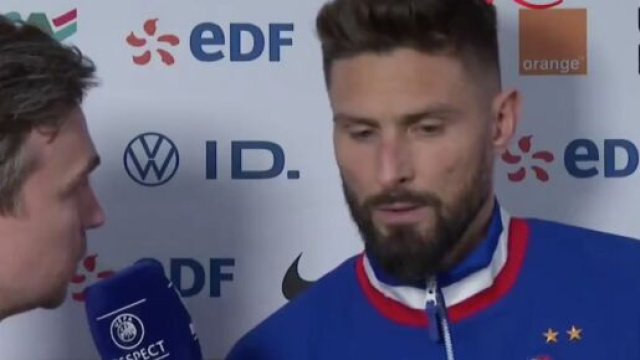 Giroud agac&eacute; par la d&eacute;faite des Bleus contre l'Allemagne. (screenshot Twitter @lachainelequipe)