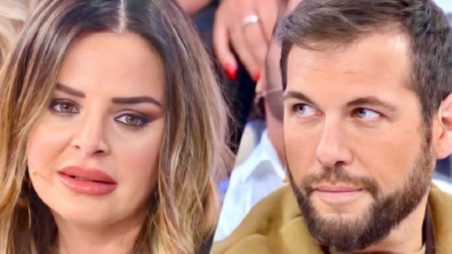 Roberta Di Padua e Alessandro Vicinanza - screenshoot Uomini e donne &copy; Canale 5.