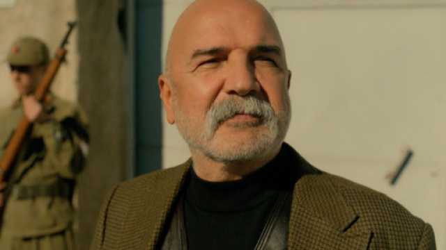 Terra amara, episodi 6-7/03: Cevriye &egrave; interessata a Gaffur, Colak perde la gara d'appalto.
