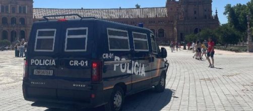 La Polic&iacute;a Nacional detuvo a la madre y al padrastro de la menor y han ingresado en prisi&oacute;n (X@policia)