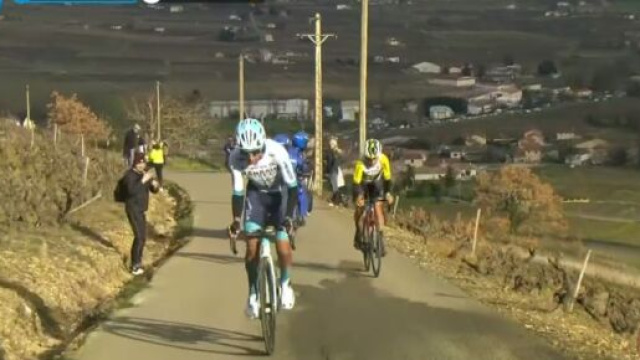 Paris-Nice: Buitrago vince a Mont Brouilly, Roglic perde contatto nel finale (Video).