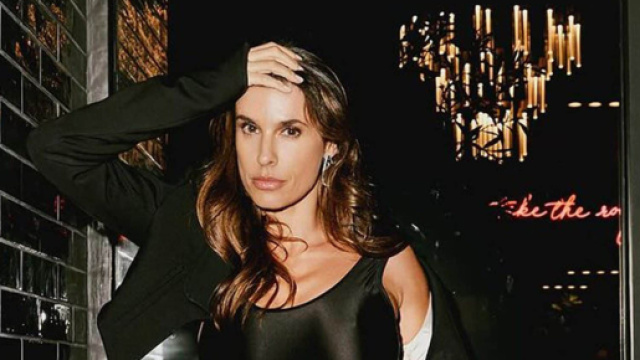 Moda per la primavera 2024, la tuta aderente di Elisabetta Canalis e il bomber di pelle di Chiara Ferragni.
