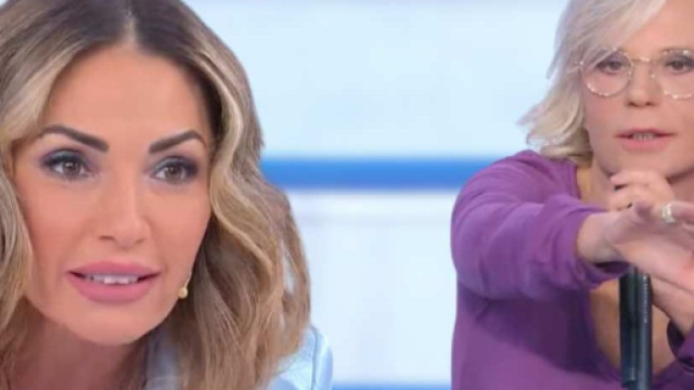 Ida Platano e Maria De Filippi - screenshot &copy; Canale 5