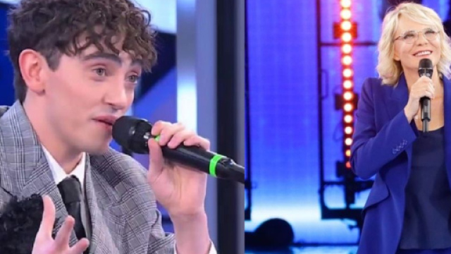 Michele Bravi e Maria De Filippi - screenshot Amici &copy; Canale 5.