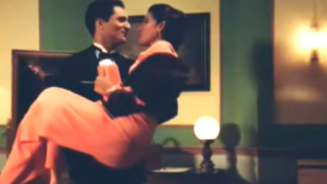 Vittorio e Matilde in scena, screenshot &copy; Il Paradiso delle signore 8.