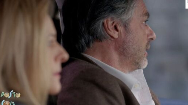 Michele e Silvia in auto - Un posto al sole - screenshot &copy; Rai 3.
