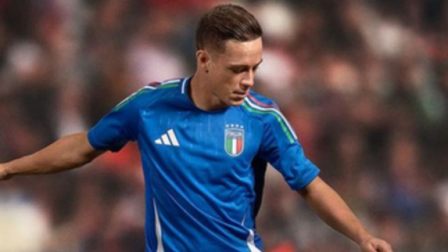 Giacomo Raspadori con la maglia dell'Italia &copy; Instagram/Giacomo Raspadori.