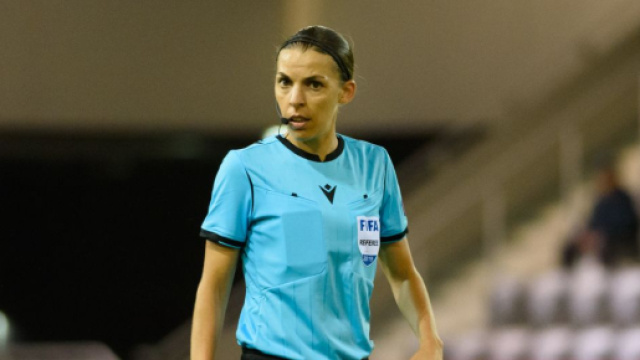 L'arbitre de Ligue 1 critiqu&eacute;e par les internautes (El Loko Foto, CC BY 4.0 <https://creativecommons.org/licenses/by/4.0>, via Wikimedia Commons)