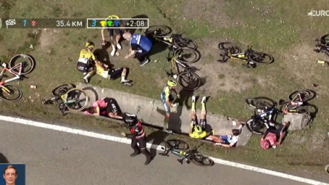 Caduta al Giro dei Paesi Baschi &copy; Eurosport.