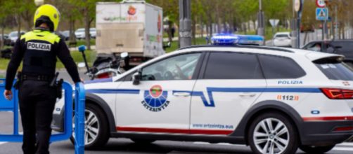 El coche se encontraba realizando una maniobra 'a baja velocidad' cuando arroll&oacute; al menor (X, @udaltzaingoak)