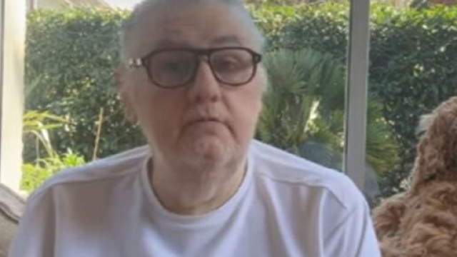 Pierre M&eacute;n&egrave;s dans sa chronique (capture YouTube de la chaine de Pierre M&eacute;n&egrave;s, Pierrot Le Foot)