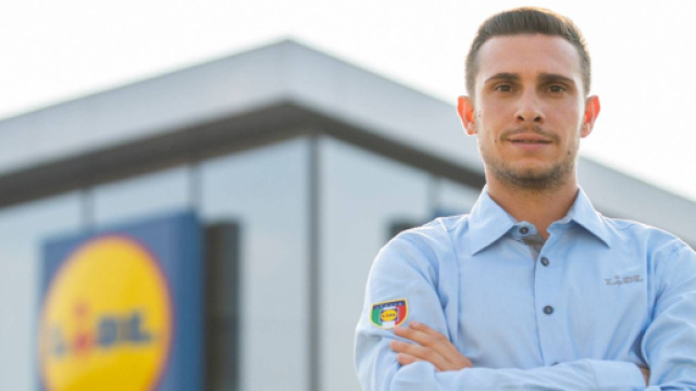Un dipendente Lidl - Foto &copy; Lidl