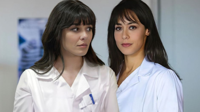 Rossella Graziani (Giorgia Gianetiempo) e Virginia Rinaldi (Desir&eacute;e Noferini) &copy; Un posto al sole Rai