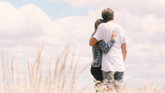 Coppia innamorata sogna - &copy; Foto Pixbay.