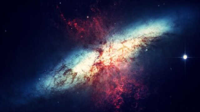 Una galassia colorata &copy; Pixabay