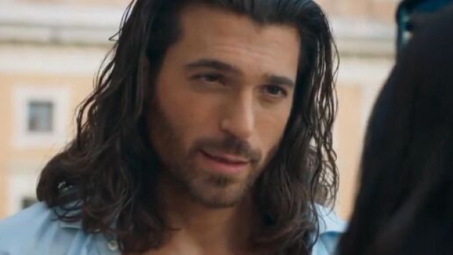 In foto Can Yaman &copy; screenshot Mediaset.