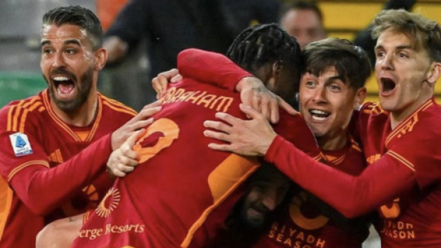 I giocatori della Roma festeggiano un goal - &copy; Instagram