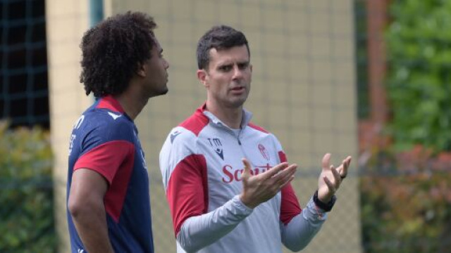 Thiago Motta, allenatore del Bologna e Joshua Zirkzee, attaccante del Bologna. Foto &copy; Bologna FC