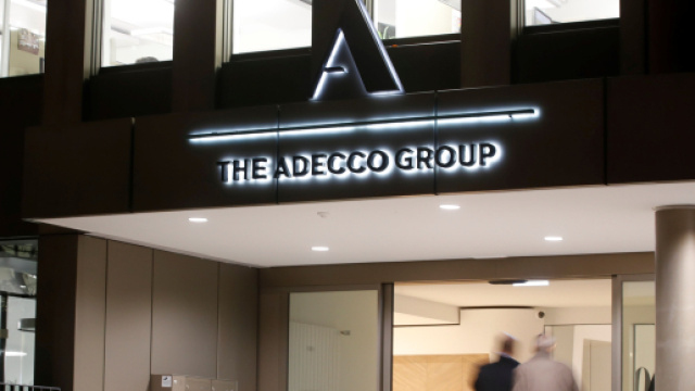 Insegna Adecco Group da &copy;Adecco