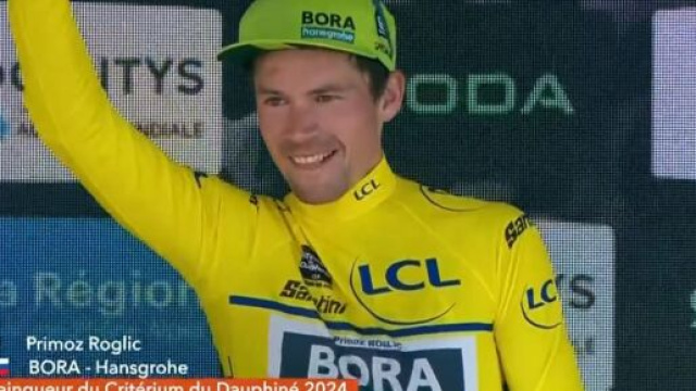 Primoz Roglic sul podio al Delfinato - Screenshot &copy; Eurosport