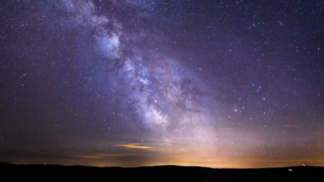 Il cielo stellato e la Via Lattea - &copy; Pixabay.