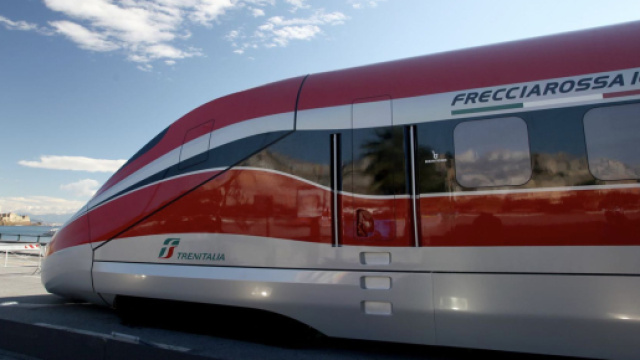 Frecciarossa1000 a Napoli - &copy; Flickr Ferrovie dello Stato Italiane.