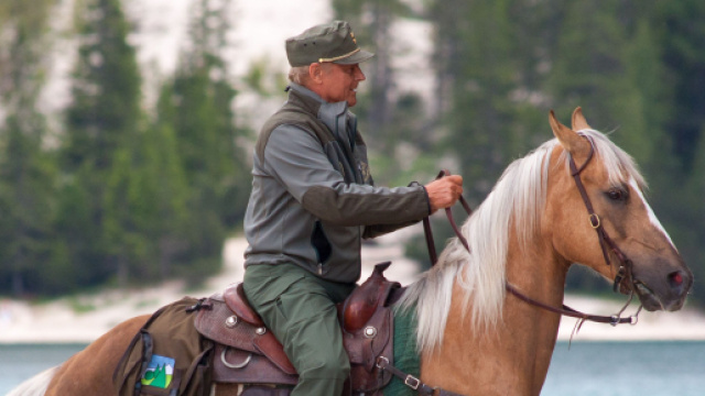 In foto Terence Hill nella fiction Un passo dal cielo, &copy; Rai