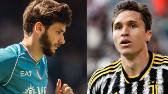 Khvicha K'varatskhelia, attaccante del Napoli. Foto &copy; Napoli. Federico Chiesa, attaccante della Juventus. Foto &copy; Juventus