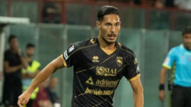 Salvatore Aloi con la maglia del Pescara - &copy; Instagram