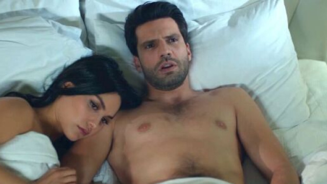 Zeynep ed Emir, protagonisti di Endless Love &copy; Mediaset