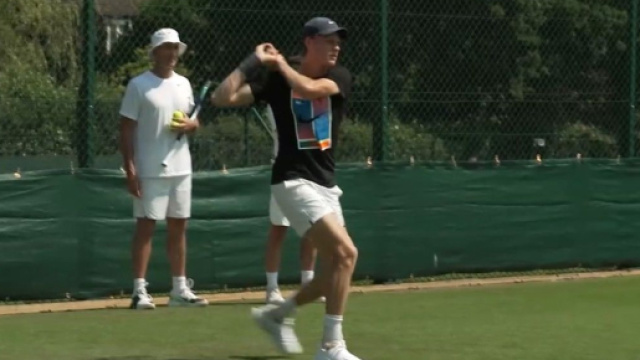 Jannik Sinner, allenamento per Wimbledon - screenshot &copy; Sky Sport.