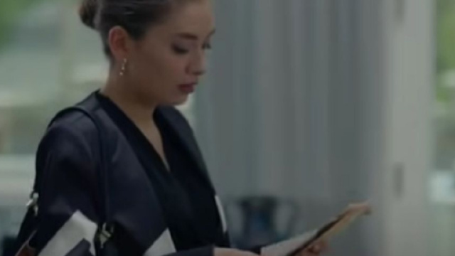 Nihan vede le foto di Zeynep e Ozan - screenshot &copy; Endless love.