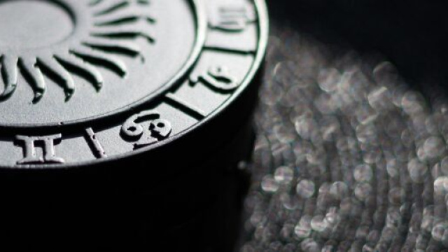 Disco con segni zodiacali- &copy;Pexels.com