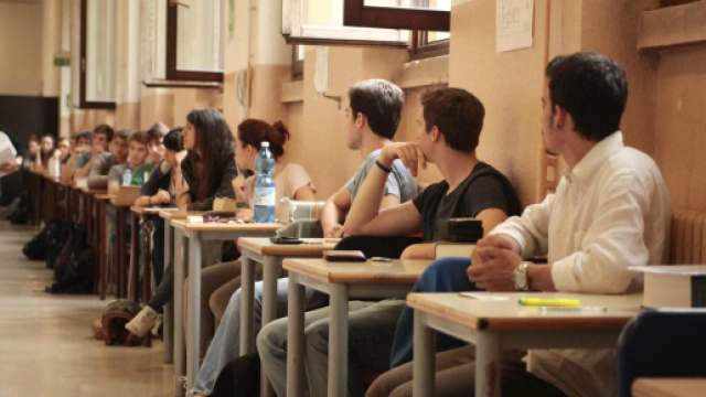 Studenti nel giorno della prova scritta. &copy;MIUR