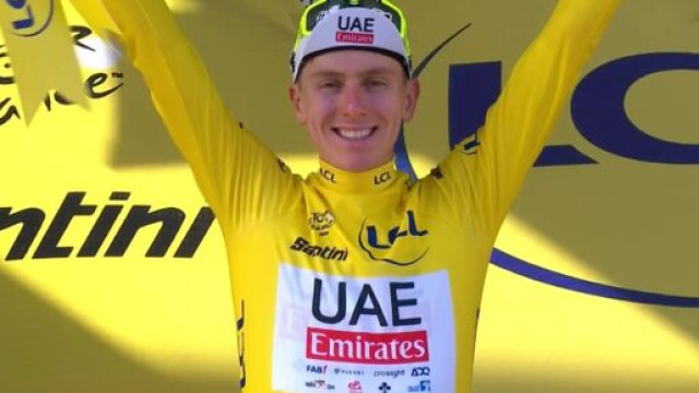 Tadej Pogacar in maglia gialla - Screenshot &copy; Eurosport