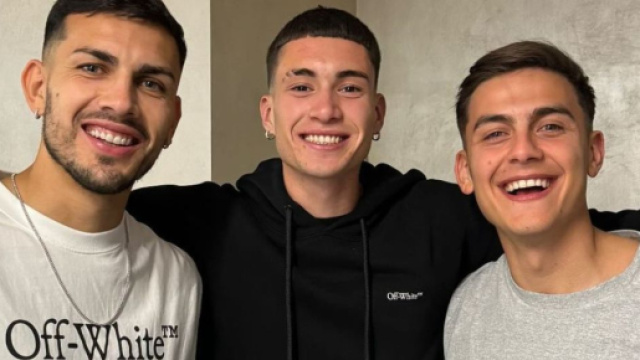 Matias Soul&eacute; della Juventus con Leandro Paredes e Paulo Dybala della Roma. Foto &copy; Instagram/Soul&eacute;.