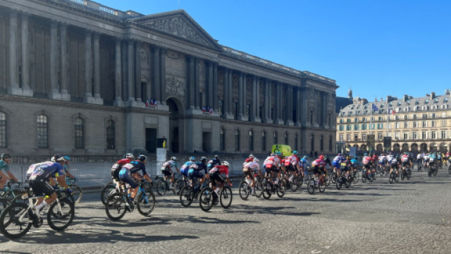 Ciclisti al Tour de France a Parigi &copy; Wikimedia Commons