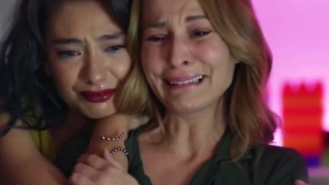 Vildano e Nihan piangono per Ozan, screenshot &copy; Endless Love.
