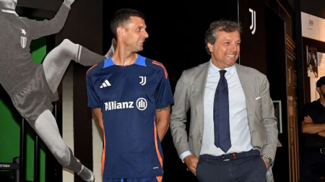 Thiago Motta e Cristiano Giuntoli, allenatore e dirigente Juventus &copy;️ foto presa da profilo X Juventus