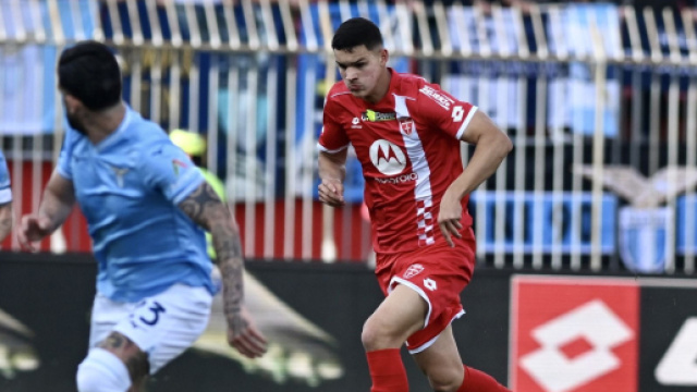 Carboni in azione contro la Lazio ( &copy; profilo Facebook Monza)