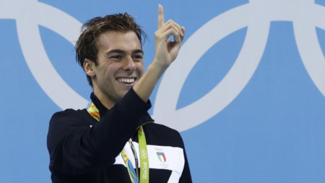 Gregorio Paltrinieri sul gradino pi&ugrave; alto del podio a Rio 2016 &copy; sito ufficiale FIN