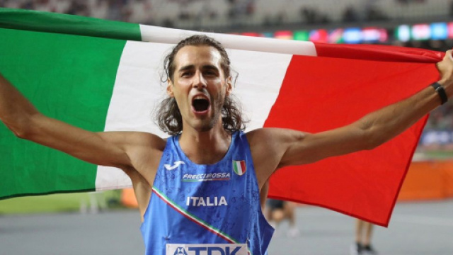 L'esultanza di Gianmarco Tamberi dopo il titolo mondiale a Budapest &copy; Fidal