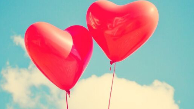 Palloncini a forma di cuore &copy; Pixabay.