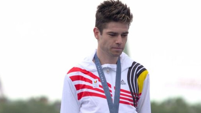 Wout van Aert sul podio di Parigi 2024 Screenshot &copy; Europsort