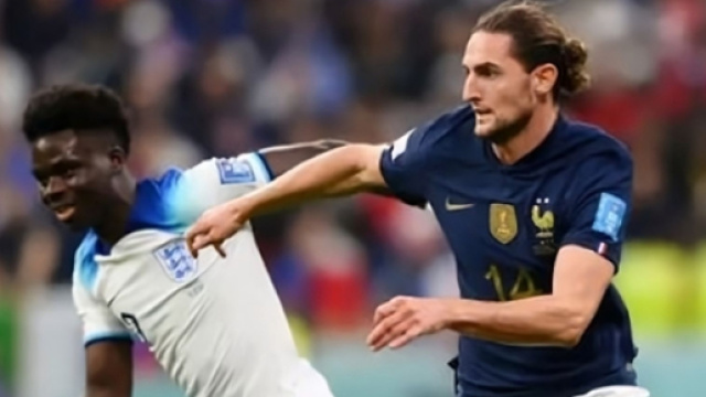 Adrien Rabiot con la maglia della Nazionale Francese &copy; profilo Instagram adrienrabiot_25
