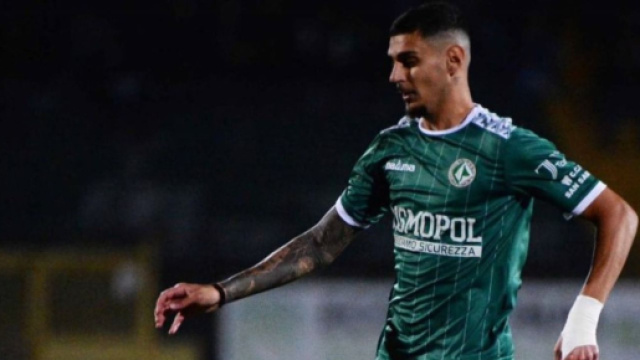 Erasmo Mul&egrave; con la maglia dell'Avellino - &copy; Instagram / Erasmo Mul&egrave;