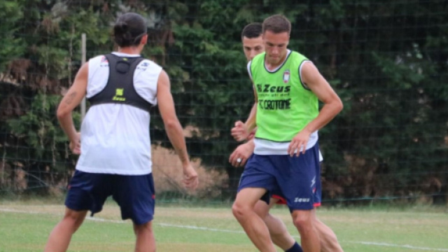 Daniel Leo in azione con la maglia del Crotone - &copy; FcCrotone.It