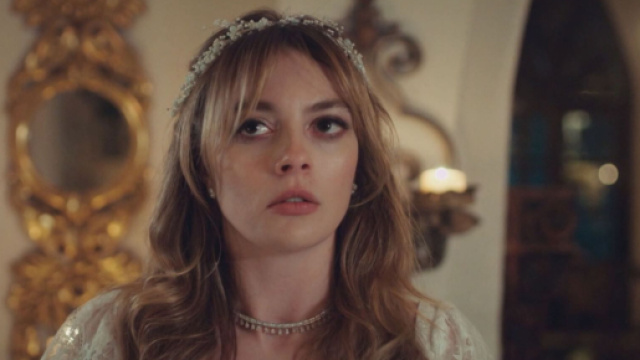 Deva in una scena de La rosa della vendetta &copy; Mediaset